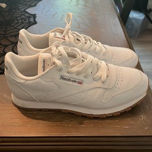 Reebok Classic-White, Mens Size 7/ Women’s 9